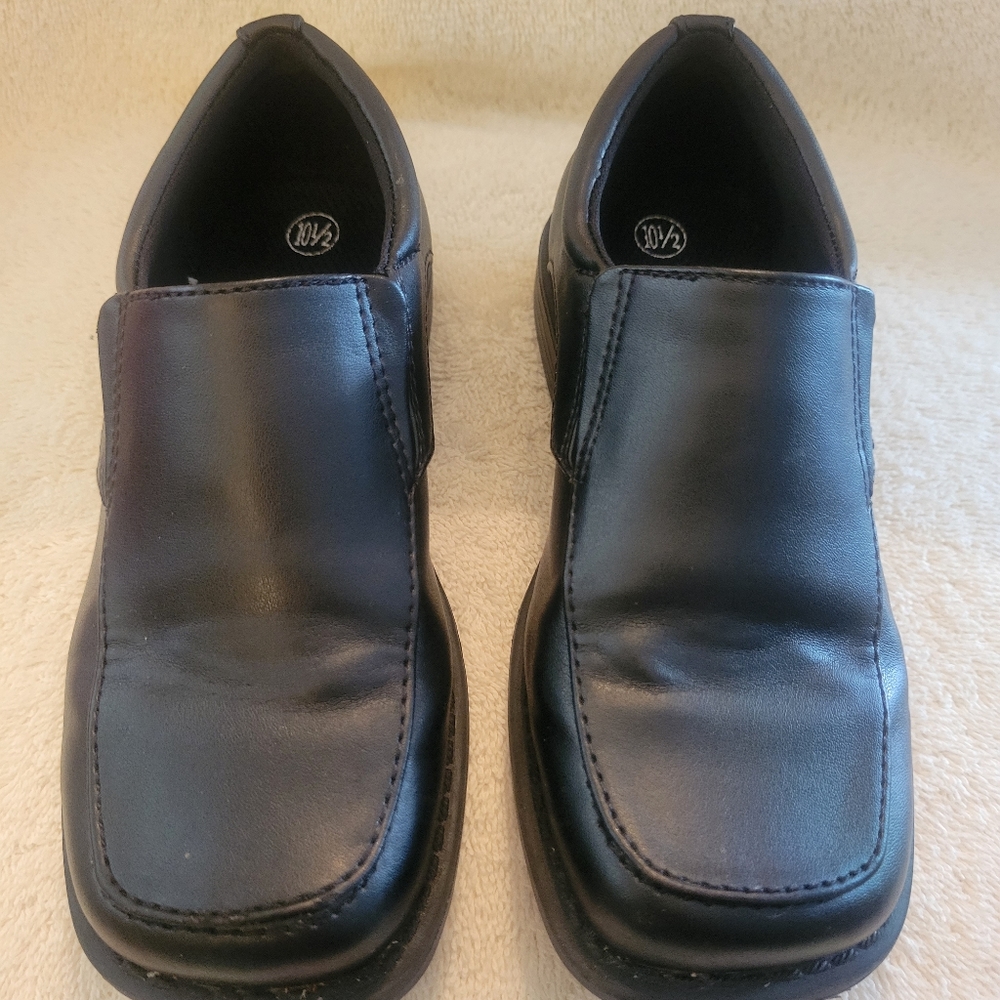 Boys slip on sz 10.5